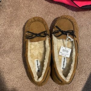 Airwalk moccasin slippers 🥿 size 7 1/2